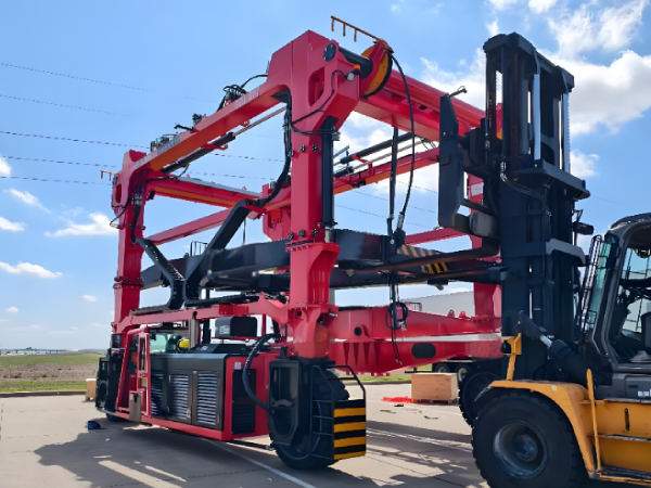 Container Straddle Carrier Crane
